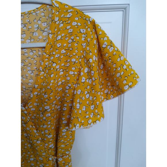 Y2K Women's yellow Floral romantic dress. Lightweight Flirty Cottagecore Medium - Picture 3 of 7